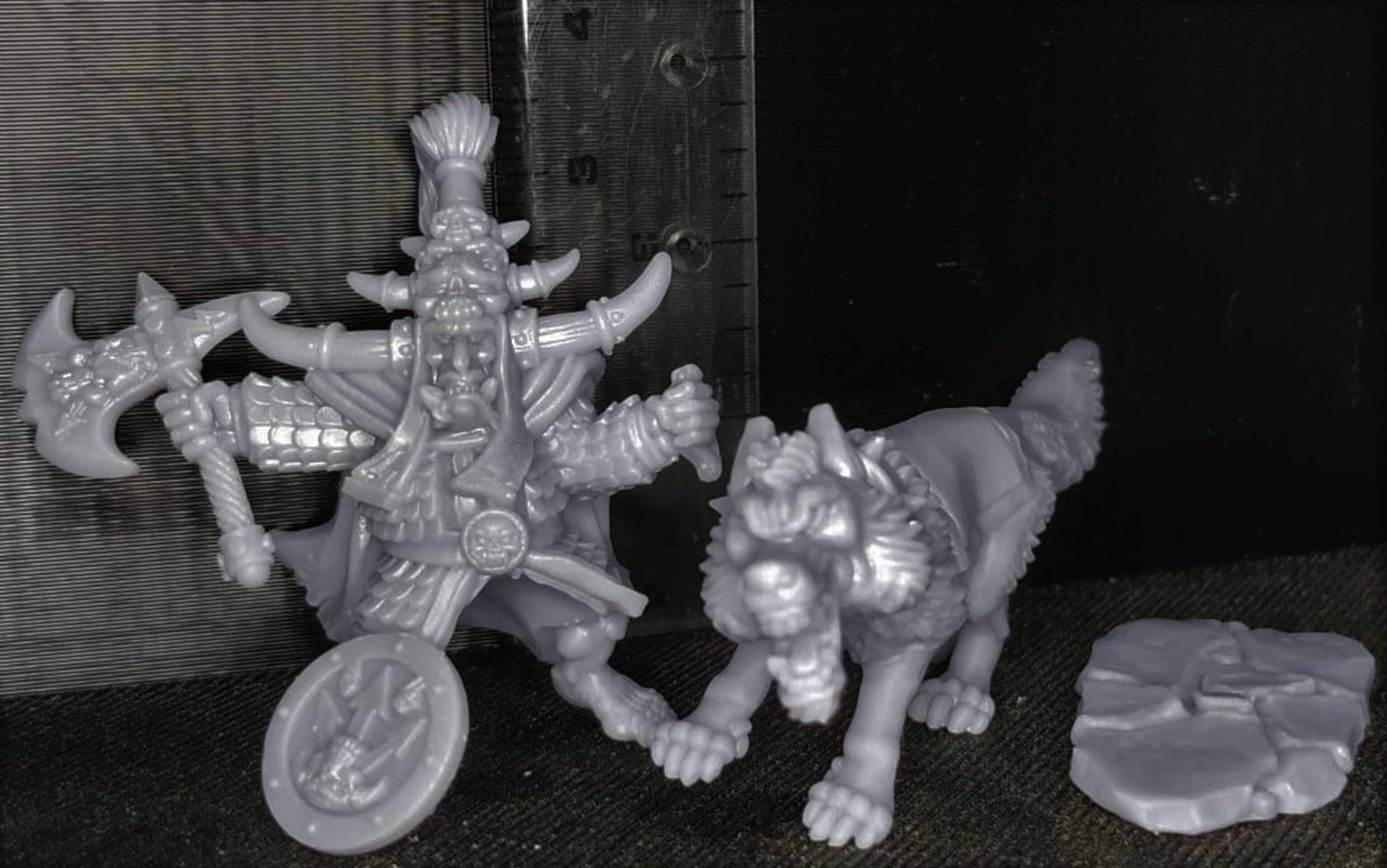 Hobgoblin Khan on Wolf (fabelzel) chaos dwarfs oldhammer - wargames - 28 mm - 3